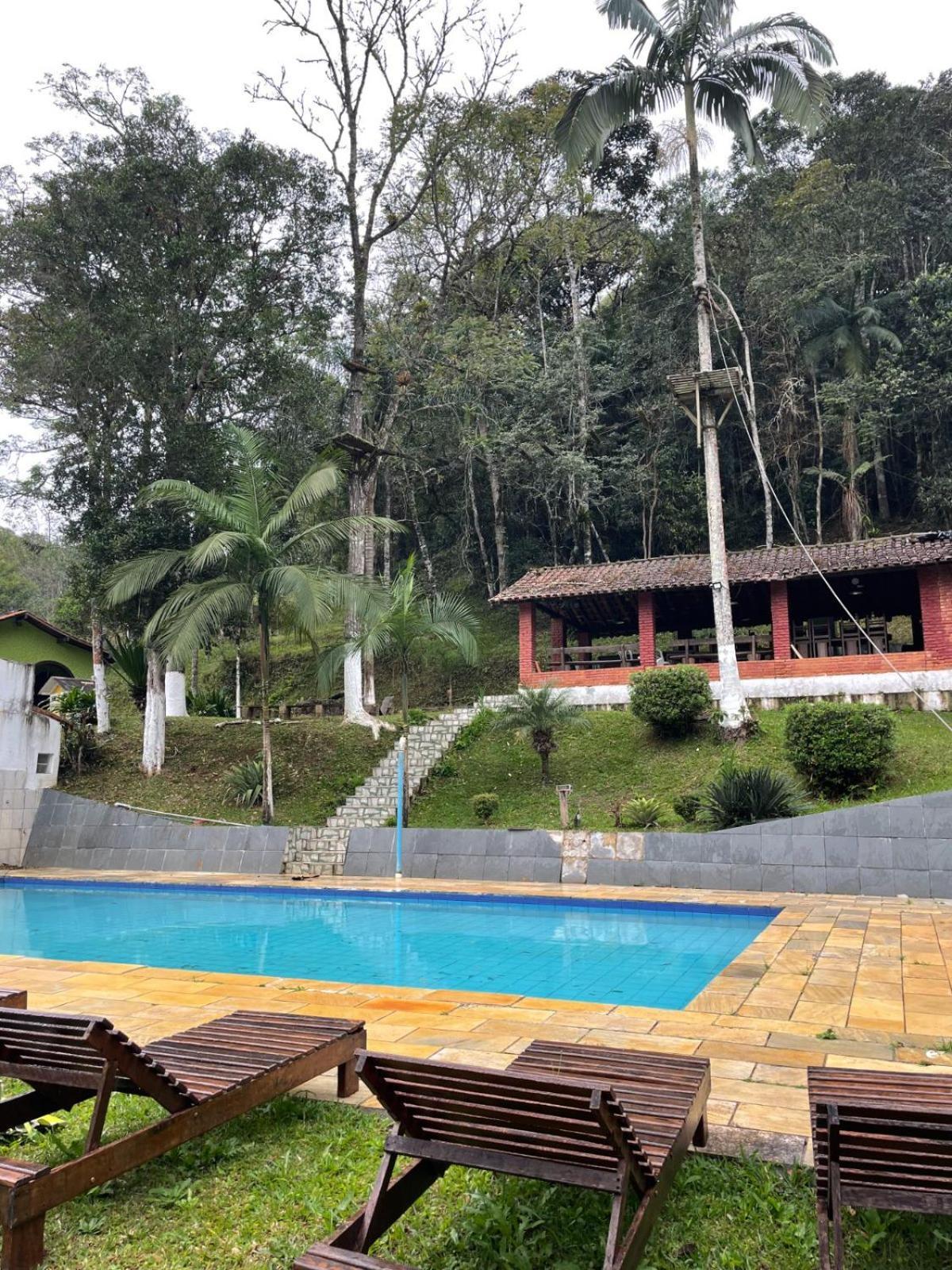 Sitio Saramandaia Villa Жукитиба Екстериор снимка